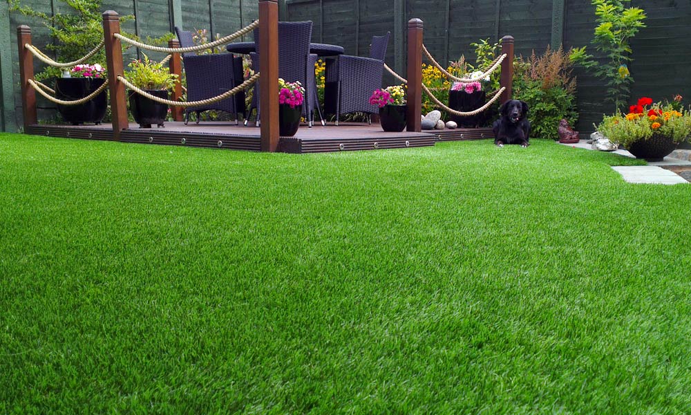 Pet-Friendly Perfection: Premium Grass Blades’ Artificial Turf Solutions